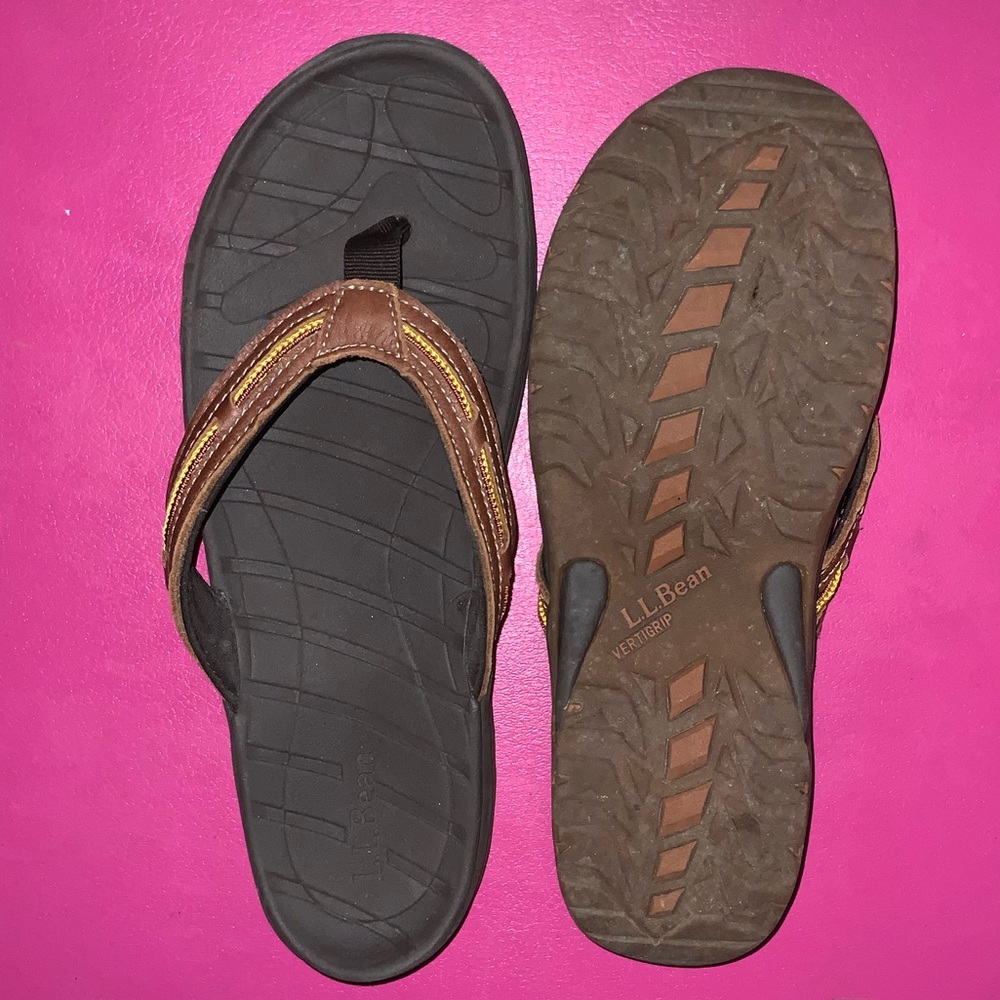 L.L. BEAN vertigrip flip flops
